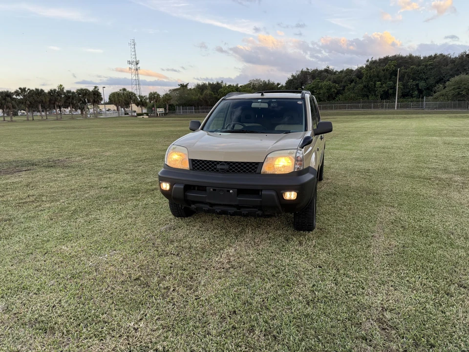 2000 Nissan - Image 2 of 31