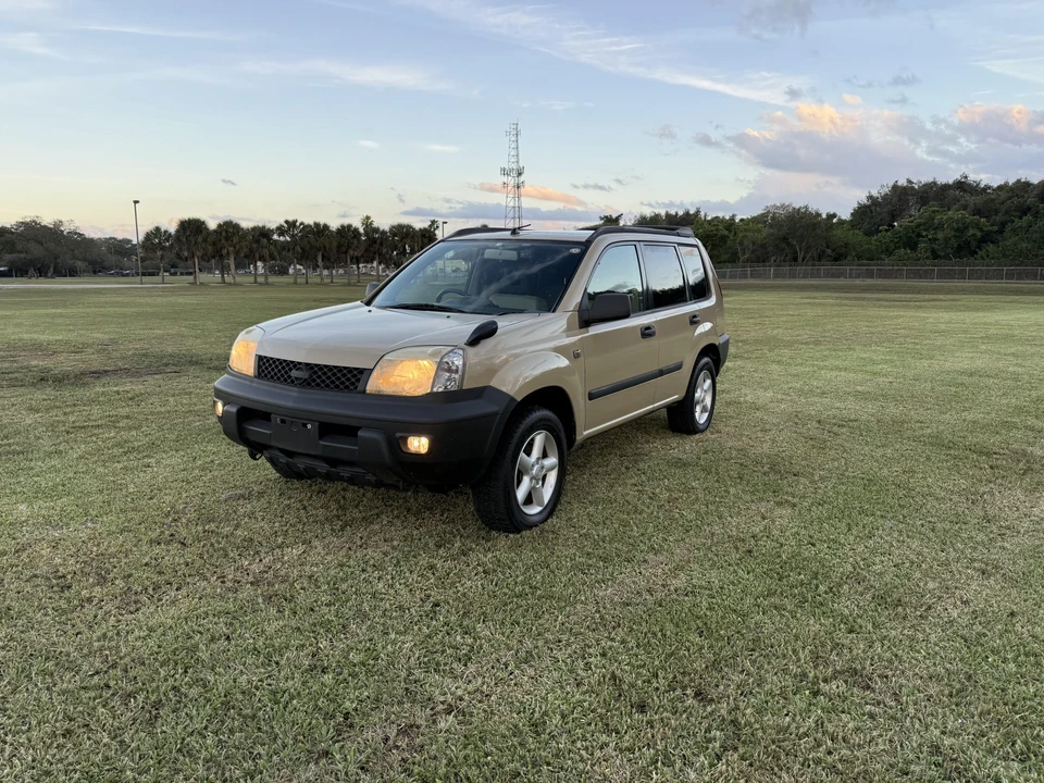 2000 Nissan - Image 5 of 31