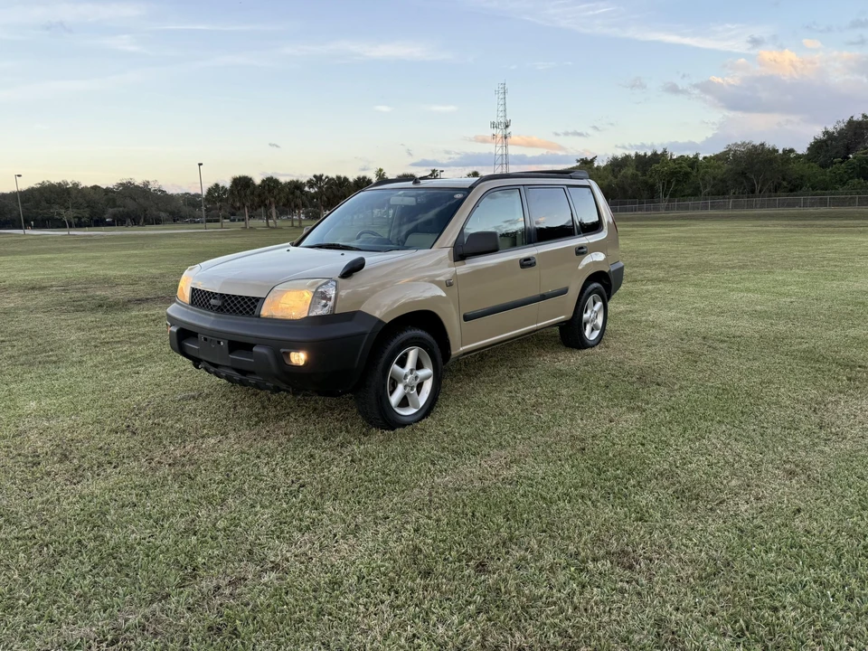 2000 Nissan - Image 7 of 31