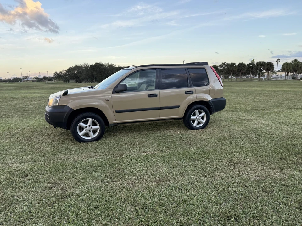 2000 Nissan - Image 12 of 31