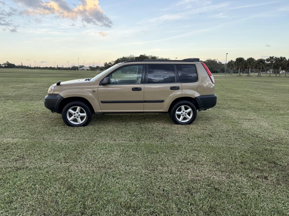 2000 Nissan - Image 15 of 31