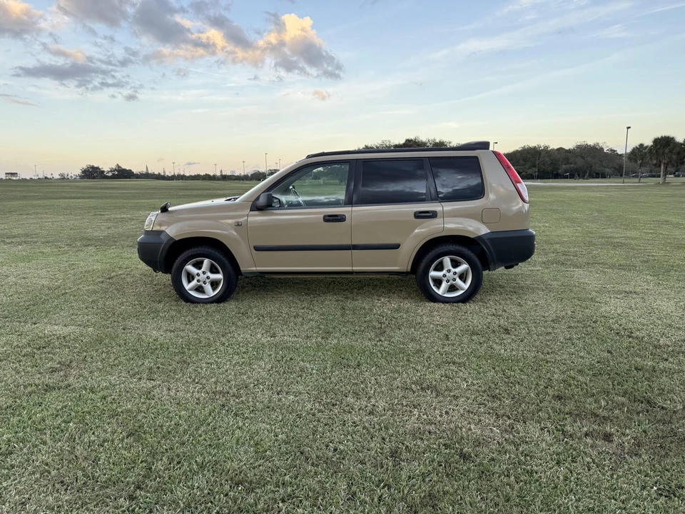 2000 Nissan - Image 14 of 31