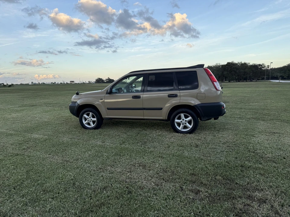 2000 Nissan - Image 18 of 31