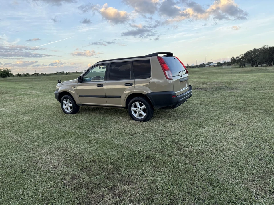 2000 Nissan - Image 21 of 31