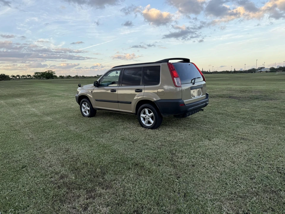 2000 Nissan - Image 22 of 31
