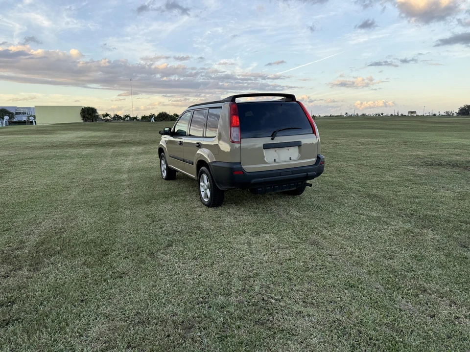 2000 Nissan - Image 27 of 31