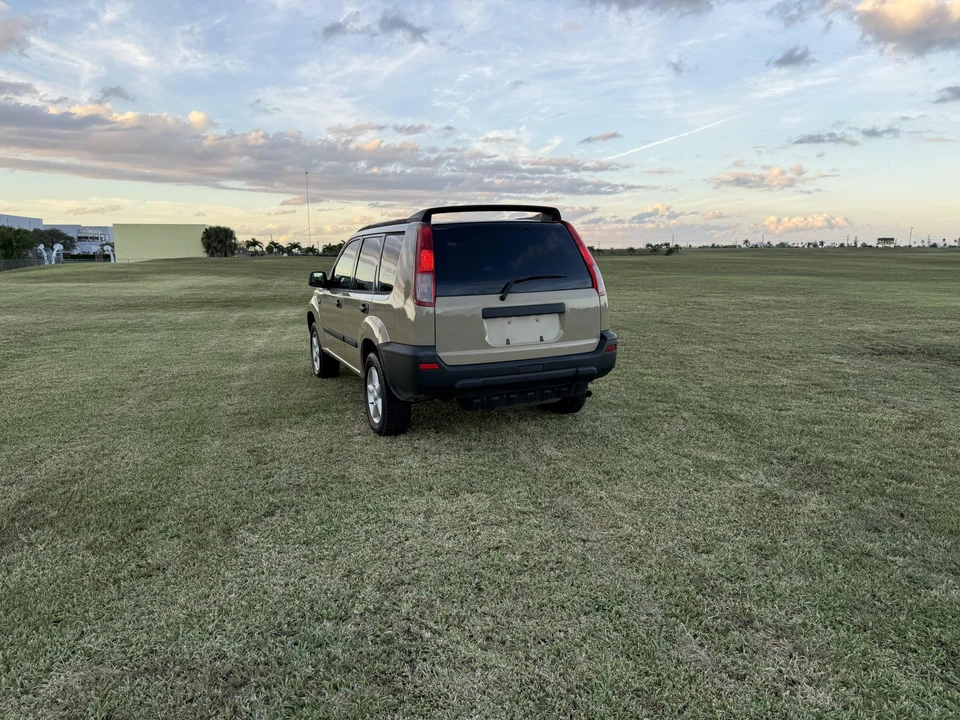2000 Nissan - Image 28 of 31