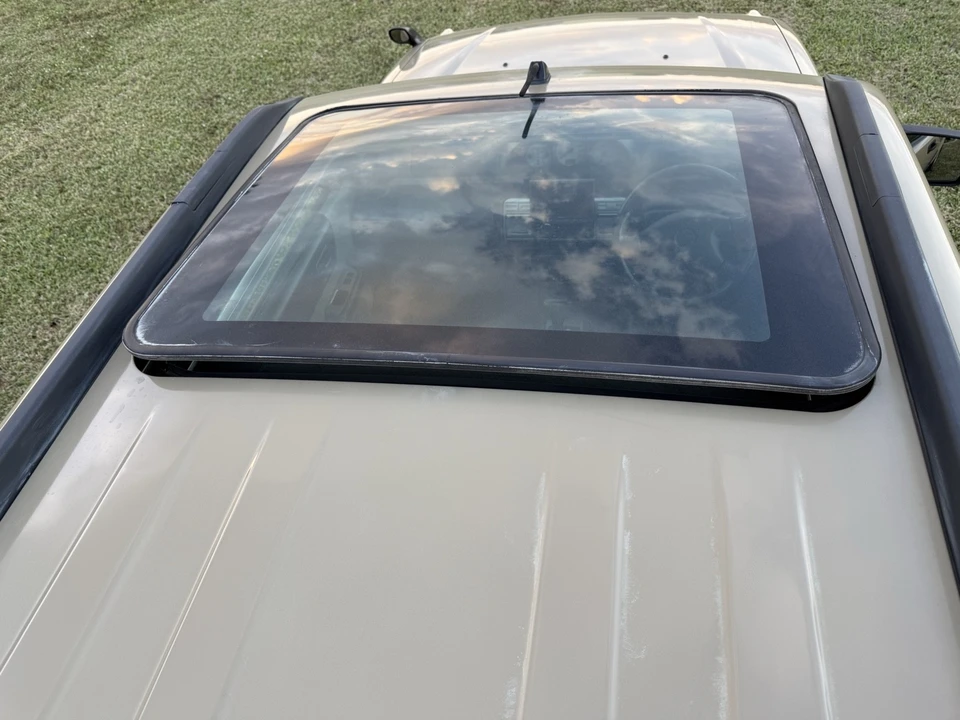 2000 Nissan - Image 11 of 21