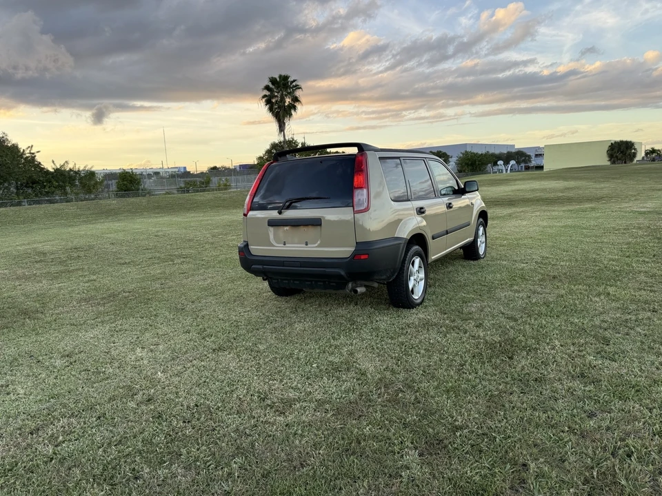 2000 Nissan - Image 5 of 21