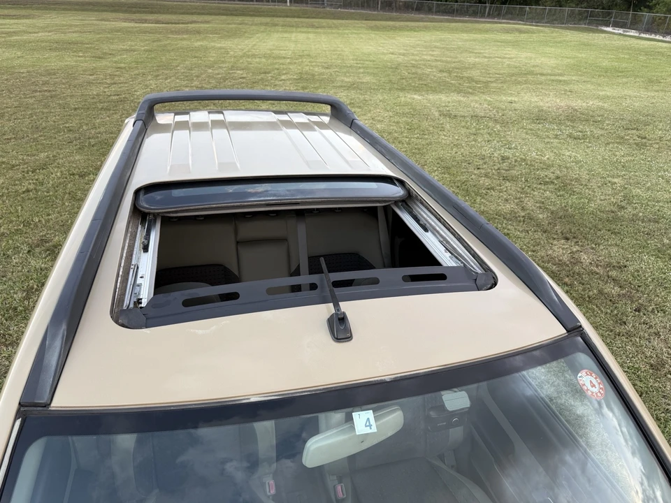 2000 Nissan - Image 12 of 21