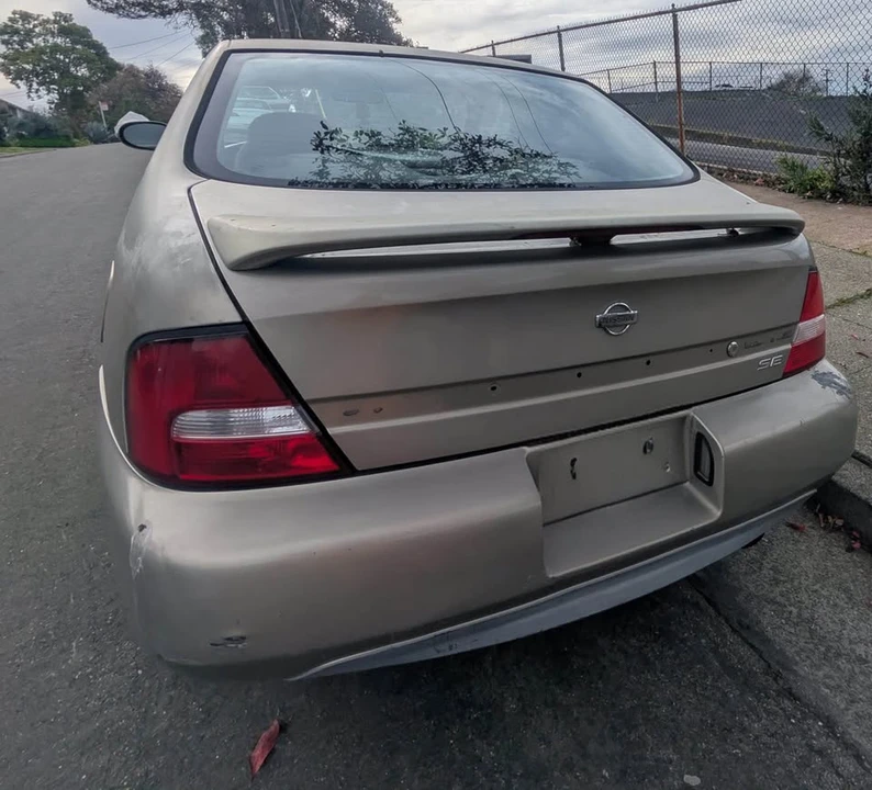 2000 Nissan Altima 2nd Gen - Image 2 of 4