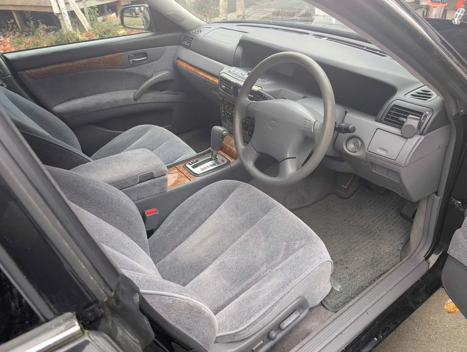 2000 Nissan Cedric 10th Gen - Image 4 of 8