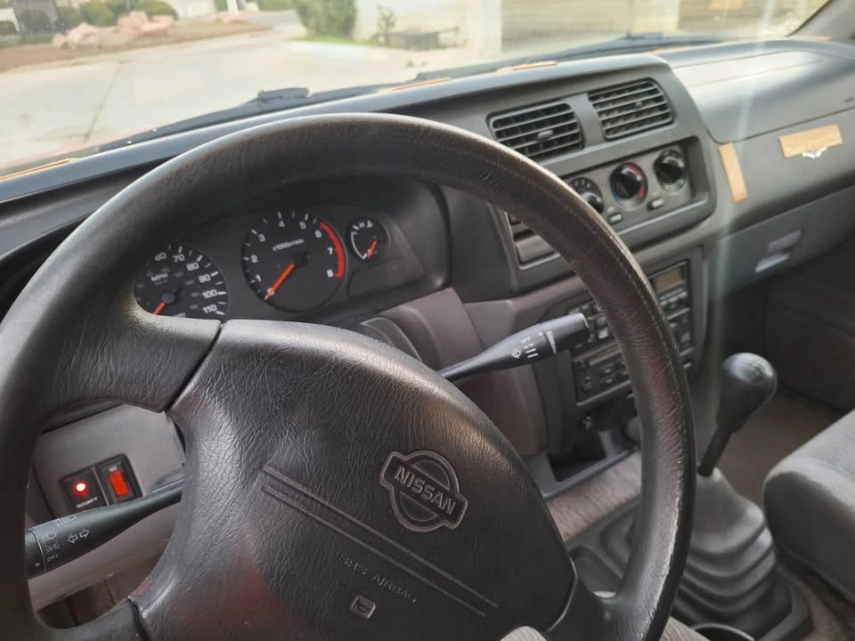 2000 Nissan Frontier 1st Gen - Image 5 of 8