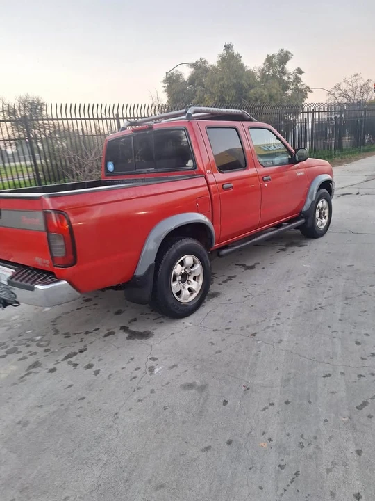 2000 Nissan Frontier 1st Gen - Image 3 of 8