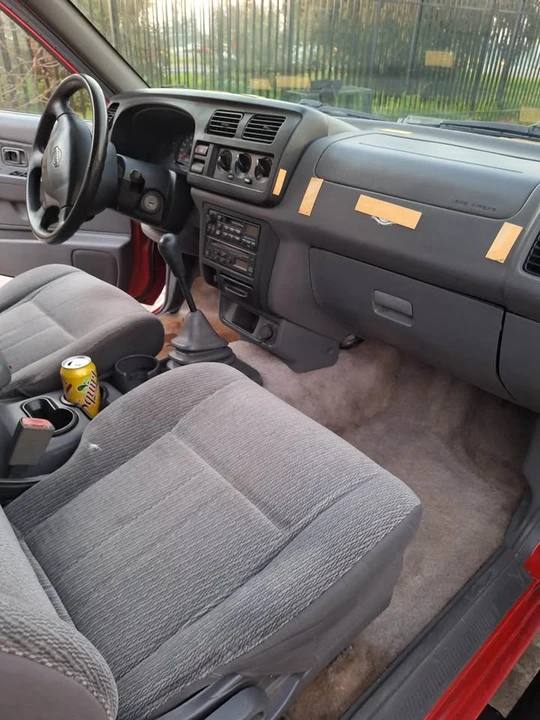2000 Nissan Frontier 1st Gen - Image 6 of 8