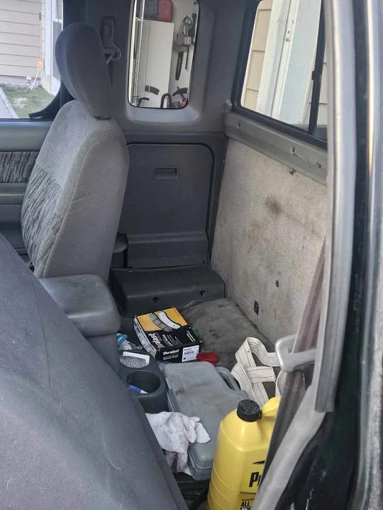 2000 Nissan Frontier 1st Gen - Image 7 of 7