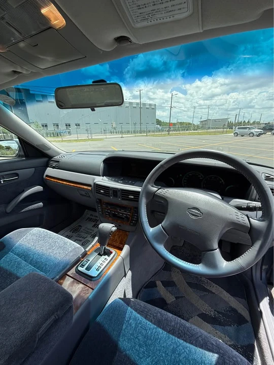 2000 Nissan Gloria 11th Gen - Image 11 of 14