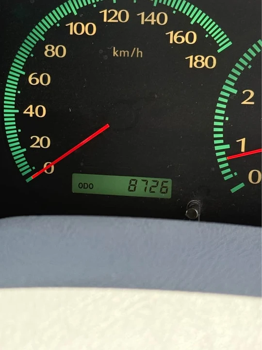 2000 Nissan Gloria 11th Gen - Image 13 of 14