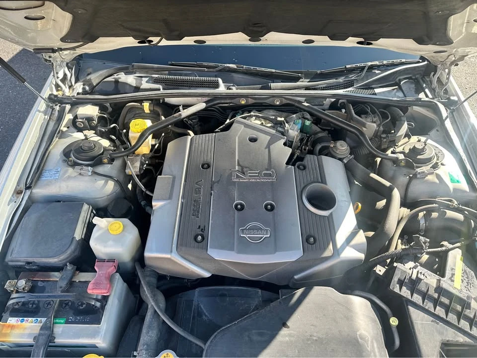 2000 Nissan Gloria 11th Gen - Image 13 of 14