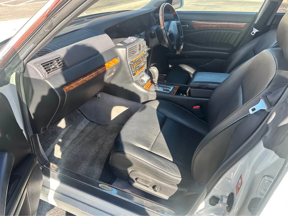 2000 Nissan Gloria 11th Gen - Image 9 of 14