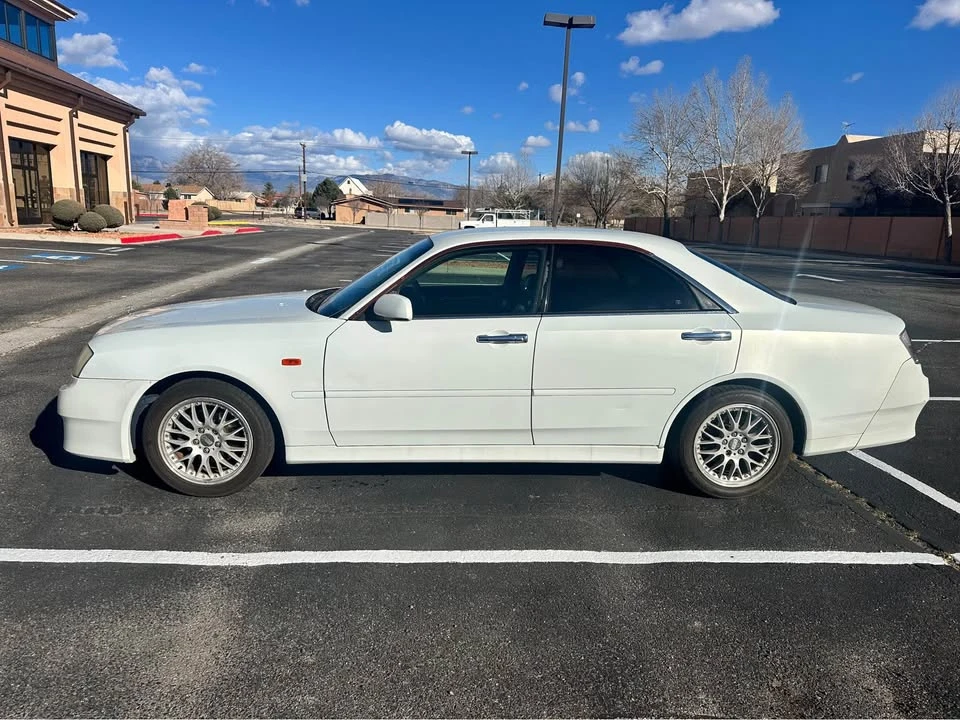 2000 Nissan Gloria 11th Gen - Image 2 of 14