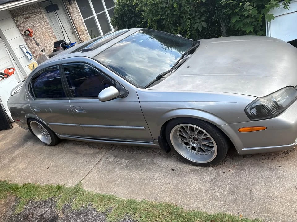 2000 Nissan Maxima 5th Gen - Image 2 of 9