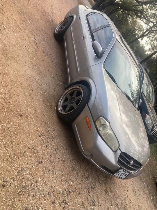 2000 Nissan Maxima 5th Gen - Image 4 of 17