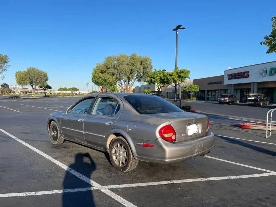 2000 Nissan Maxima 5th Gen - Image 4 of 6