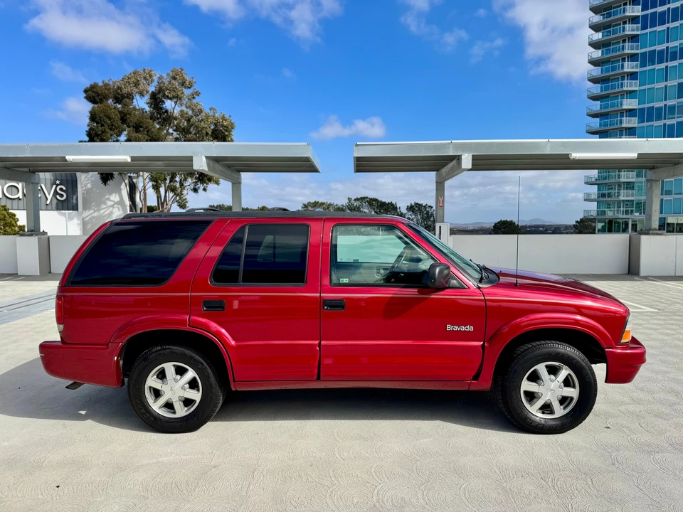 2000 Oldsmobile Bravada - Image 24 of 31
