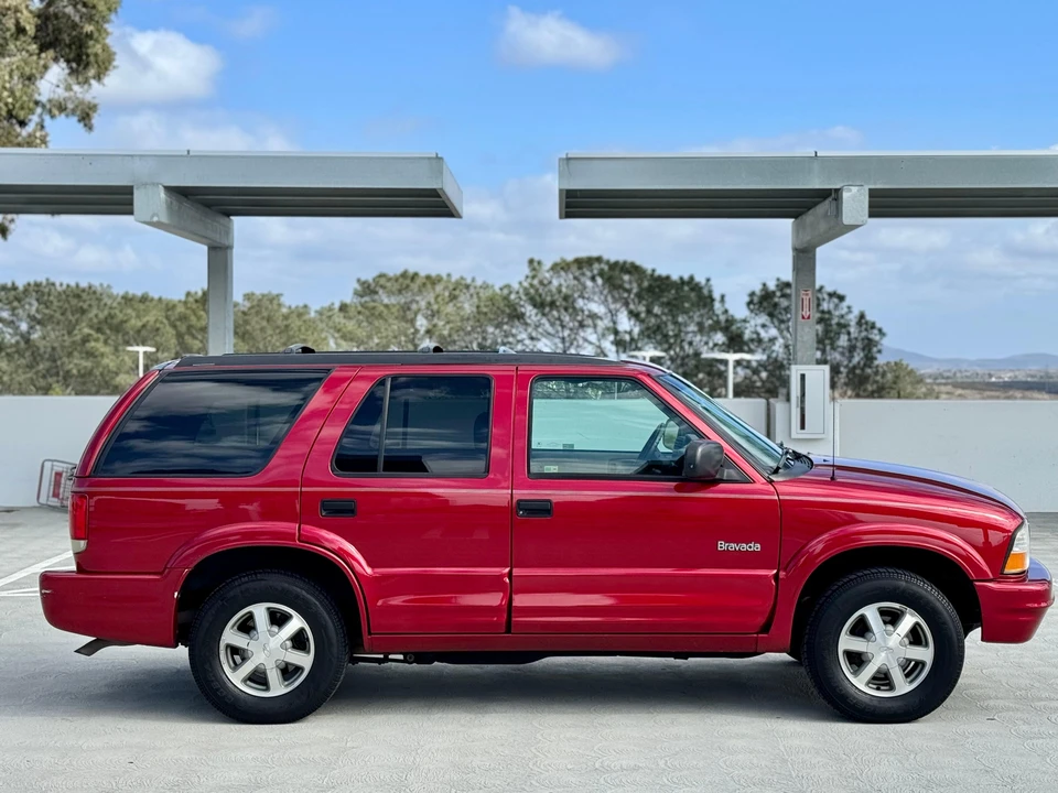 2000 Oldsmobile Bravada - Image 23 of 31