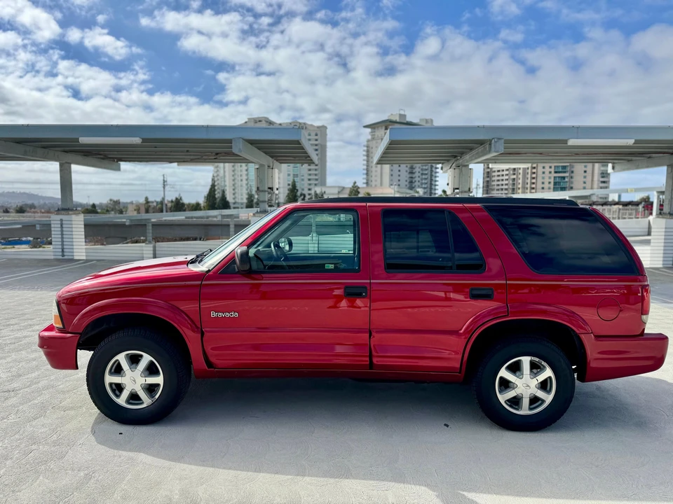2000 Oldsmobile Bravada - Image 14 of 31