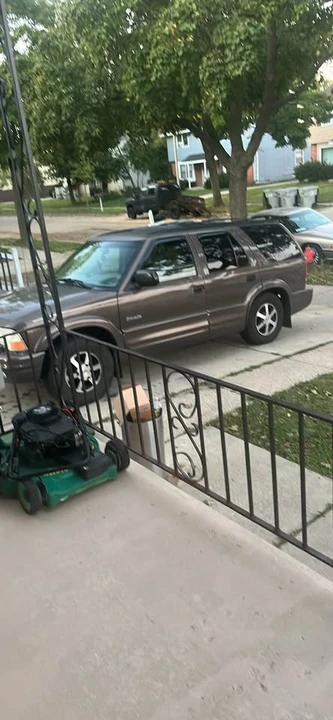 2000 Oldsmobile Bravada - Image 2 of 2