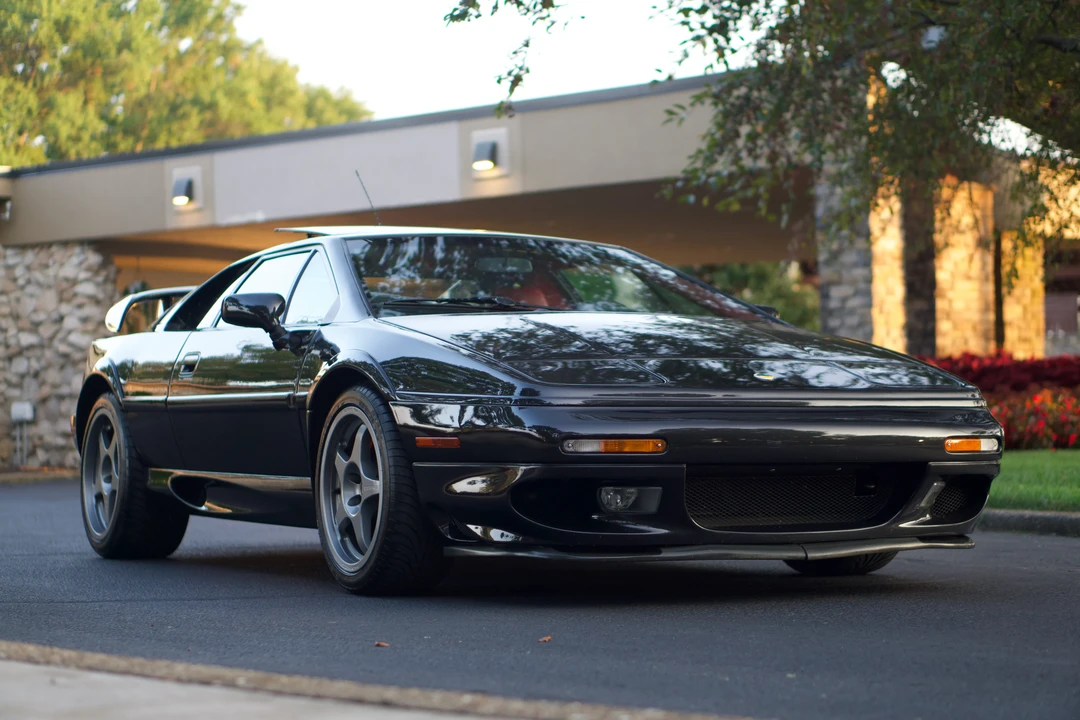 2000 Lotus Esprit V8 - Image 2 of 31