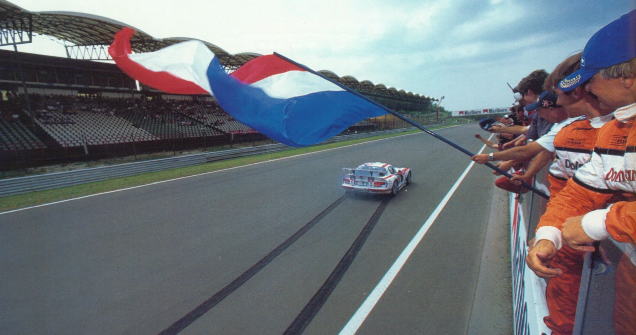 2000 Dodge Viper GTS 2nd Gen - Image 8 of 31