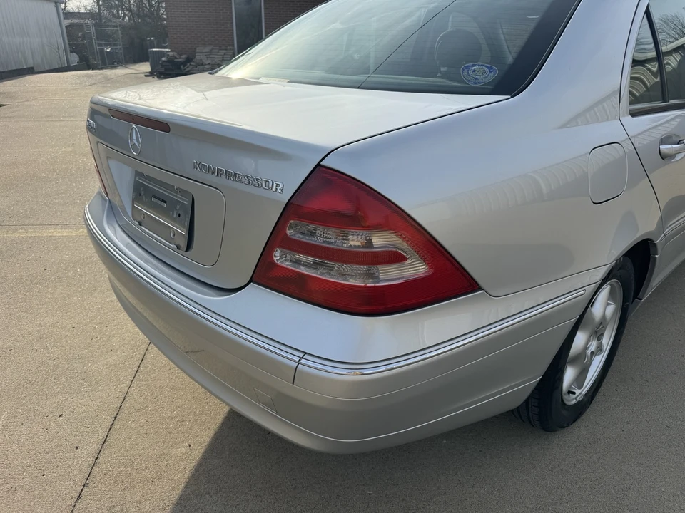 2000 Mercedes-Benz W202 C-Class - Image 11 of 21