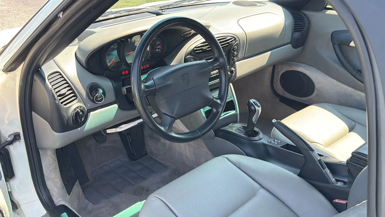 2000 Porsche 986 Boxster - Image 9 of 18