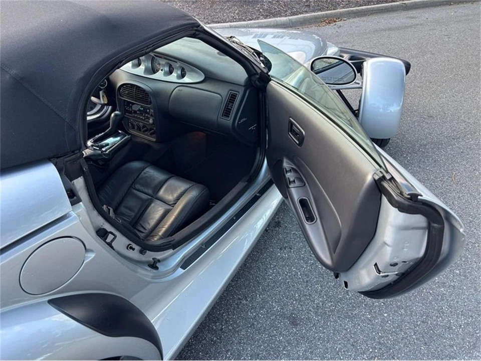 2000 Plymouth Prowler - Image 23 of 31