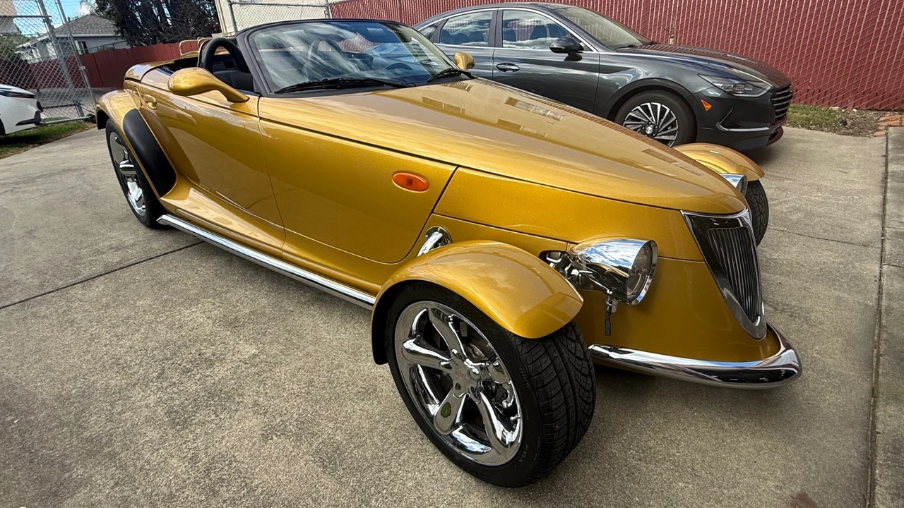 2000 Plymouth Prowler - Image 2 of 13