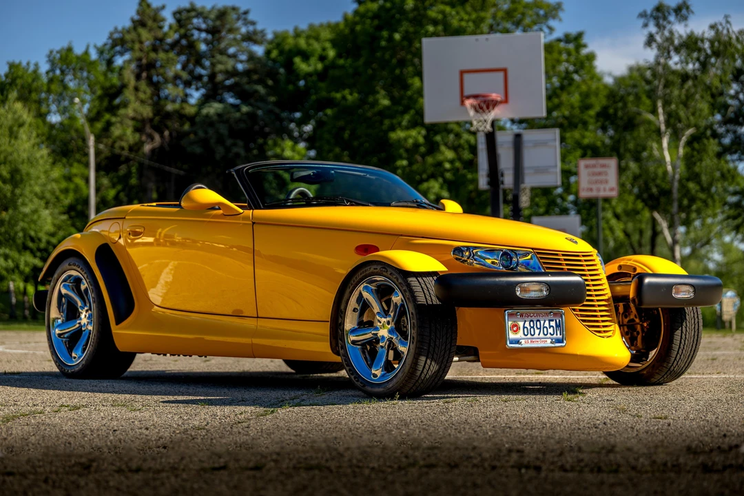 2000 Plymouth Prowler - Image 9 of 31