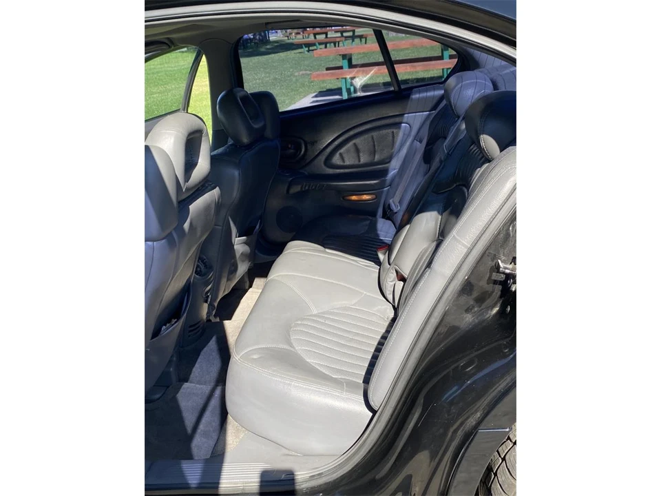 2000 Pontiac Bonneville 5th+ Gen - Image 4 of 6