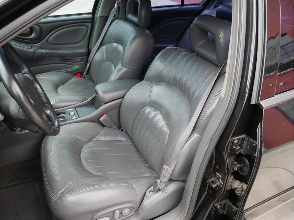 2000 Pontiac Bonneville 5th+ Gen - Image 28 of 31