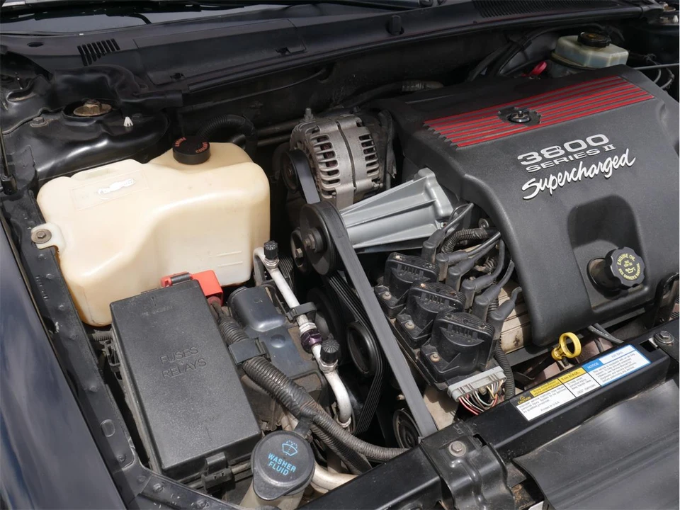 2000 Pontiac Bonneville 5th+ Gen - Image 15 of 31