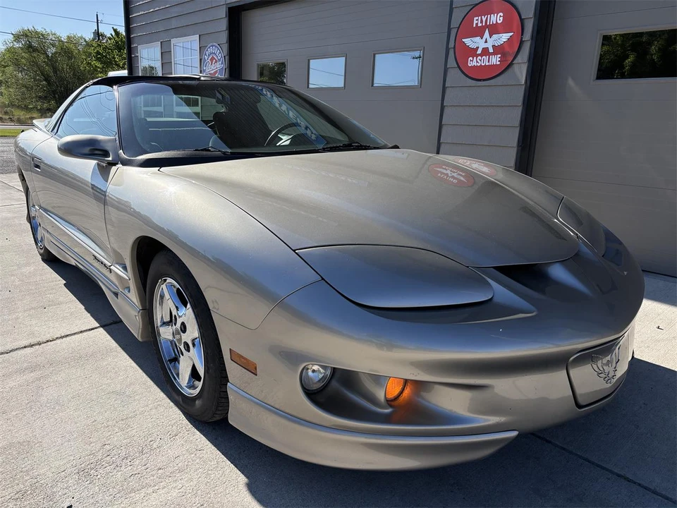 2000 Pontiac Firebird 4th Gen - Image 6 of 14