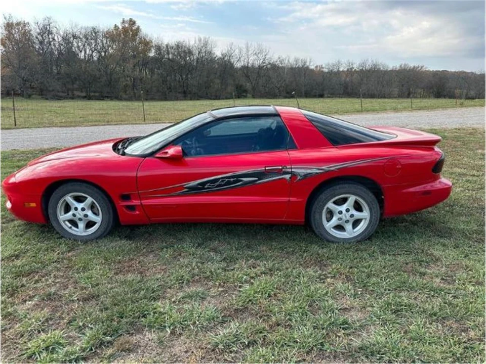 2000 Pontiac Firebird 4th Gen - Image 16 of 21