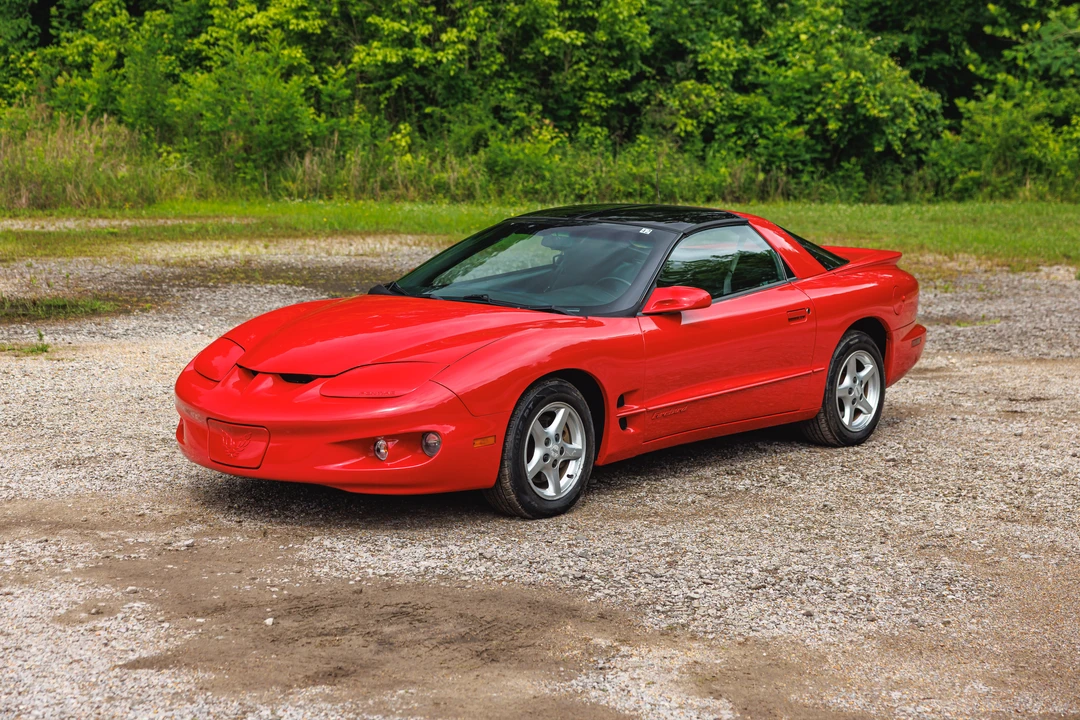 2000 Pontiac Firebird 4th Gen - Image 2 of 31
