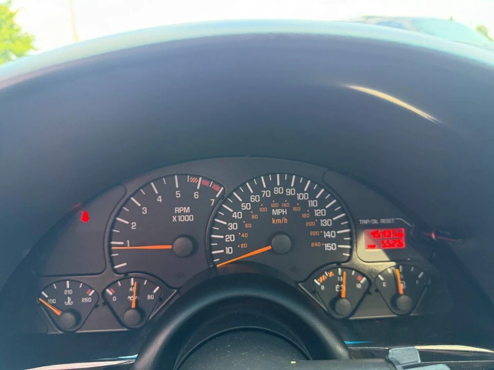 2000 Pontiac Firebird 4th Gen - Image 13 of 31