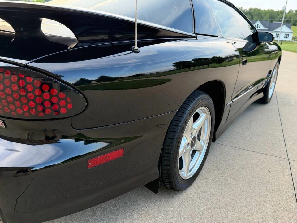 2000 Pontiac Firebird 4th Gen - Image 5 of 31