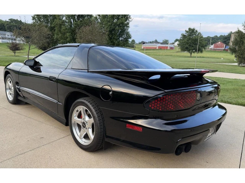2000 Pontiac Firebird 4th Gen - Image 4 of 31