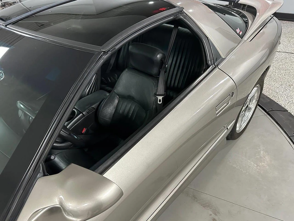 2000 Pontiac Firebird 4th Gen - Image 21 of 31