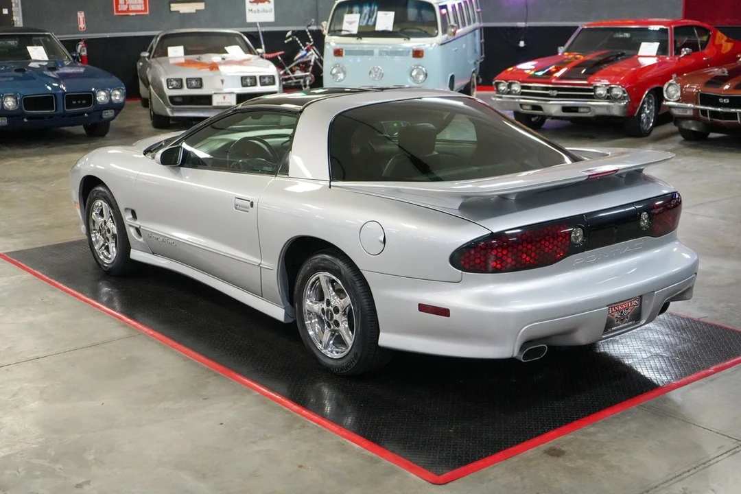 2000 Pontiac Firebird 4th Gen - Image 13 of 31